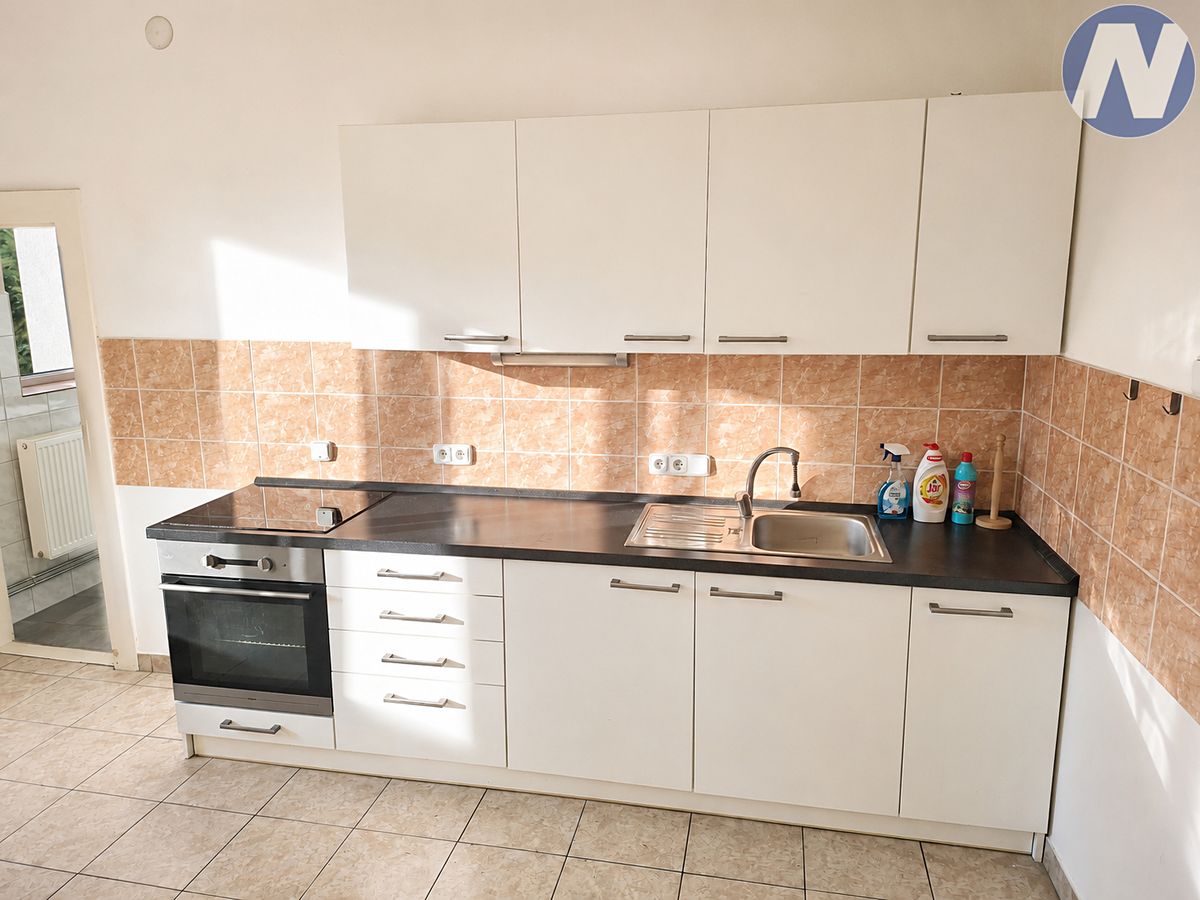 Pronájem bytu 2+1 74 m² – fotografie 2