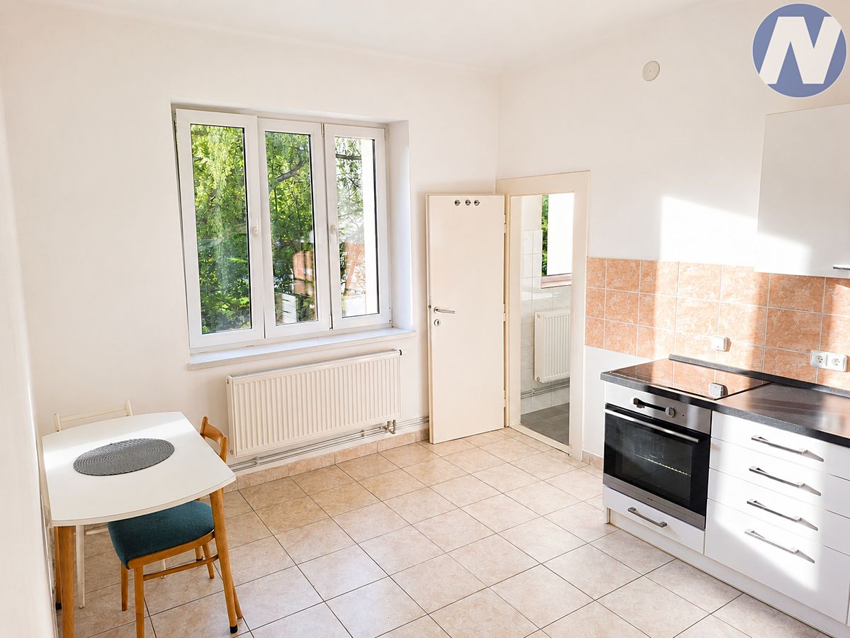 Pronájem bytu 2+1 74 m² – fotografie 3
