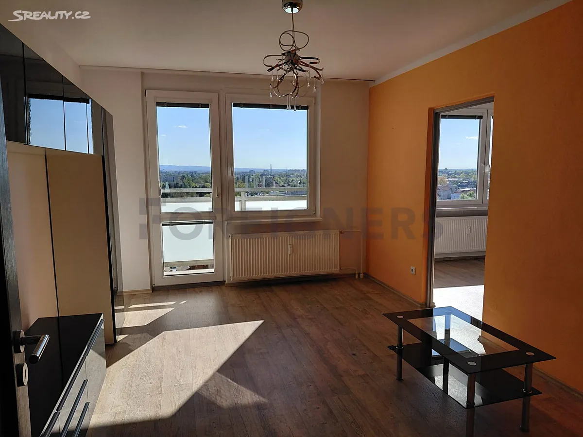 Pronájem bytu 3+1 68 m² – pohled 2