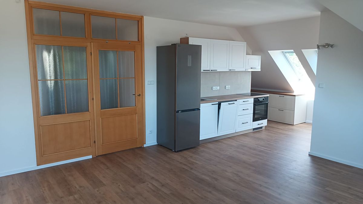 Pronájem bytu 3+kk 93 m²