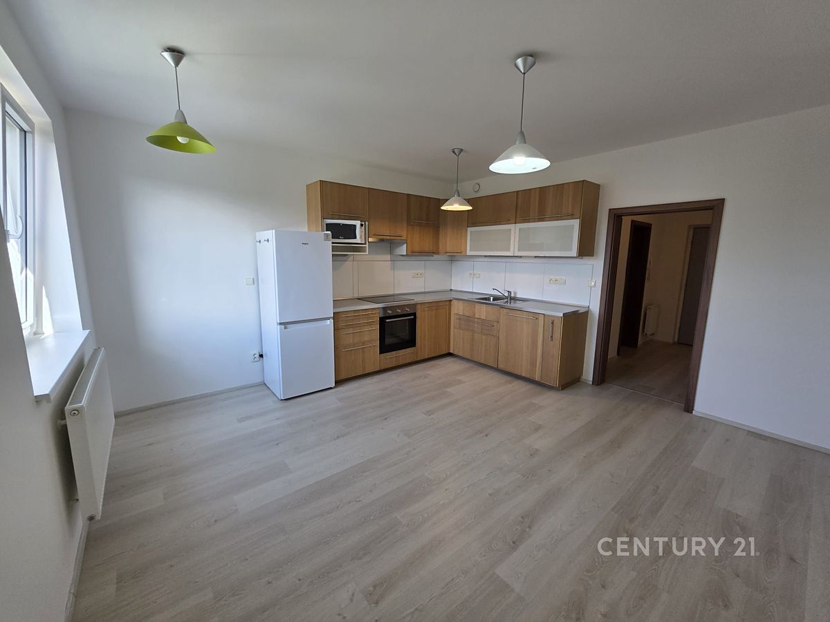 Pronájem bytu 2+kk 58 m² – fotografie 3