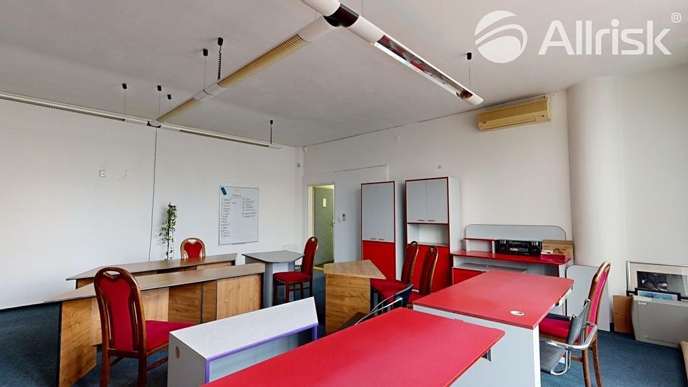 Pronájem kanceláře 51 m² – fotografie 3