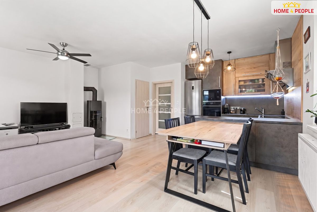 Prodej rodinného domu 150 m², pozemek 543 m² – fotografie 2