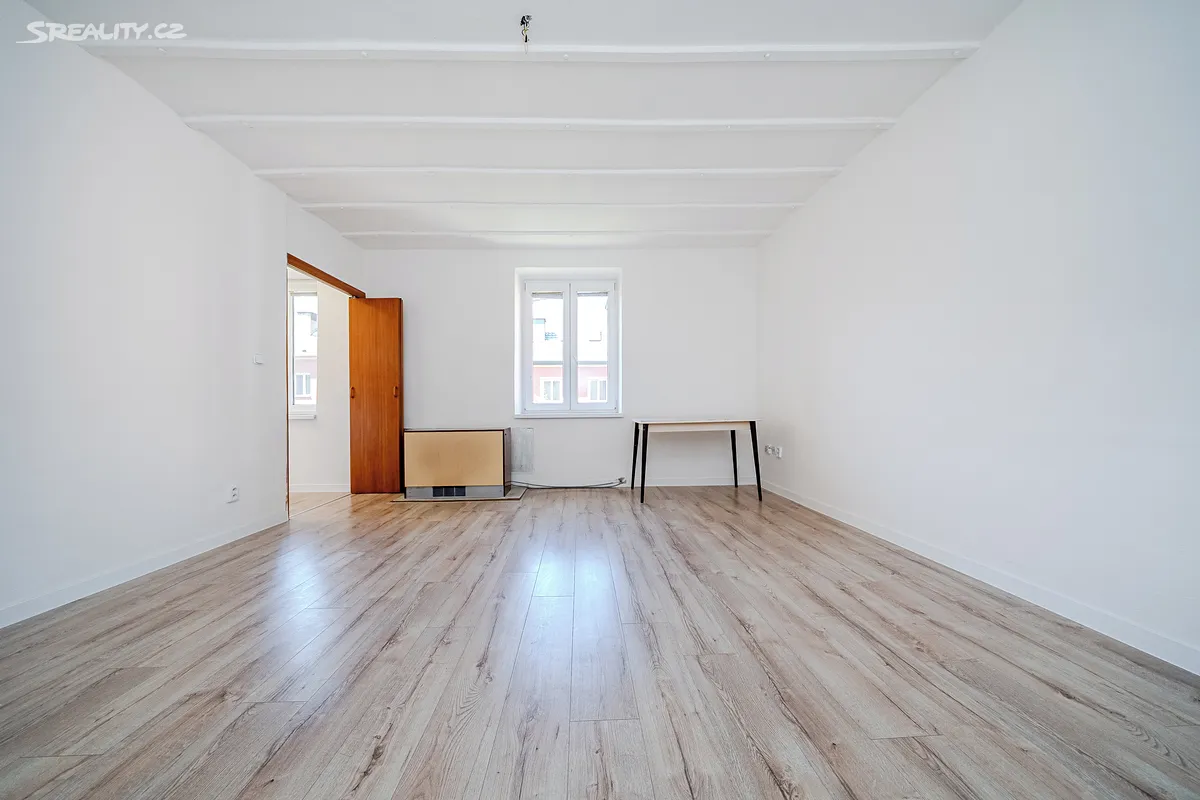 Pronájem bytu 1+1 38 m² – další