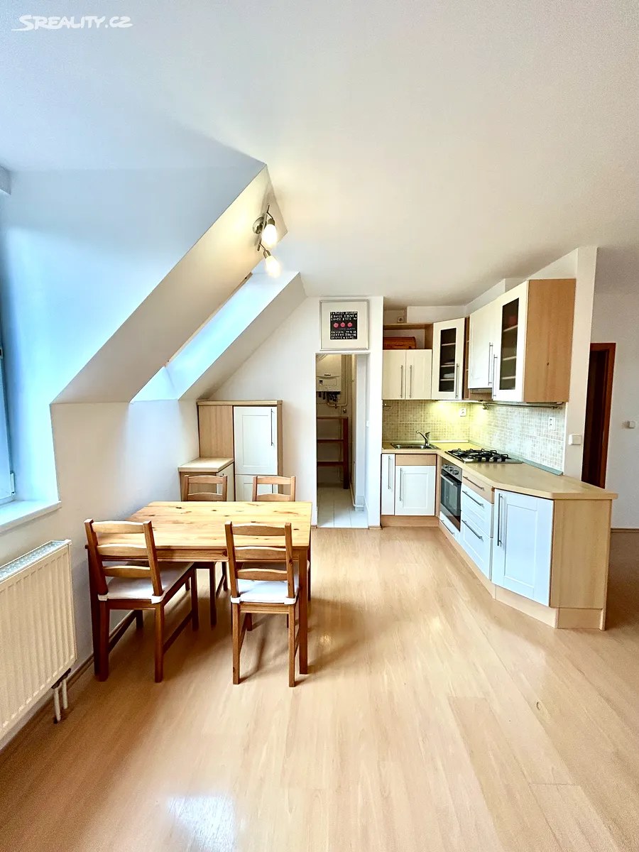 Prodej bytu 3+kk 78 m² – pohled 2