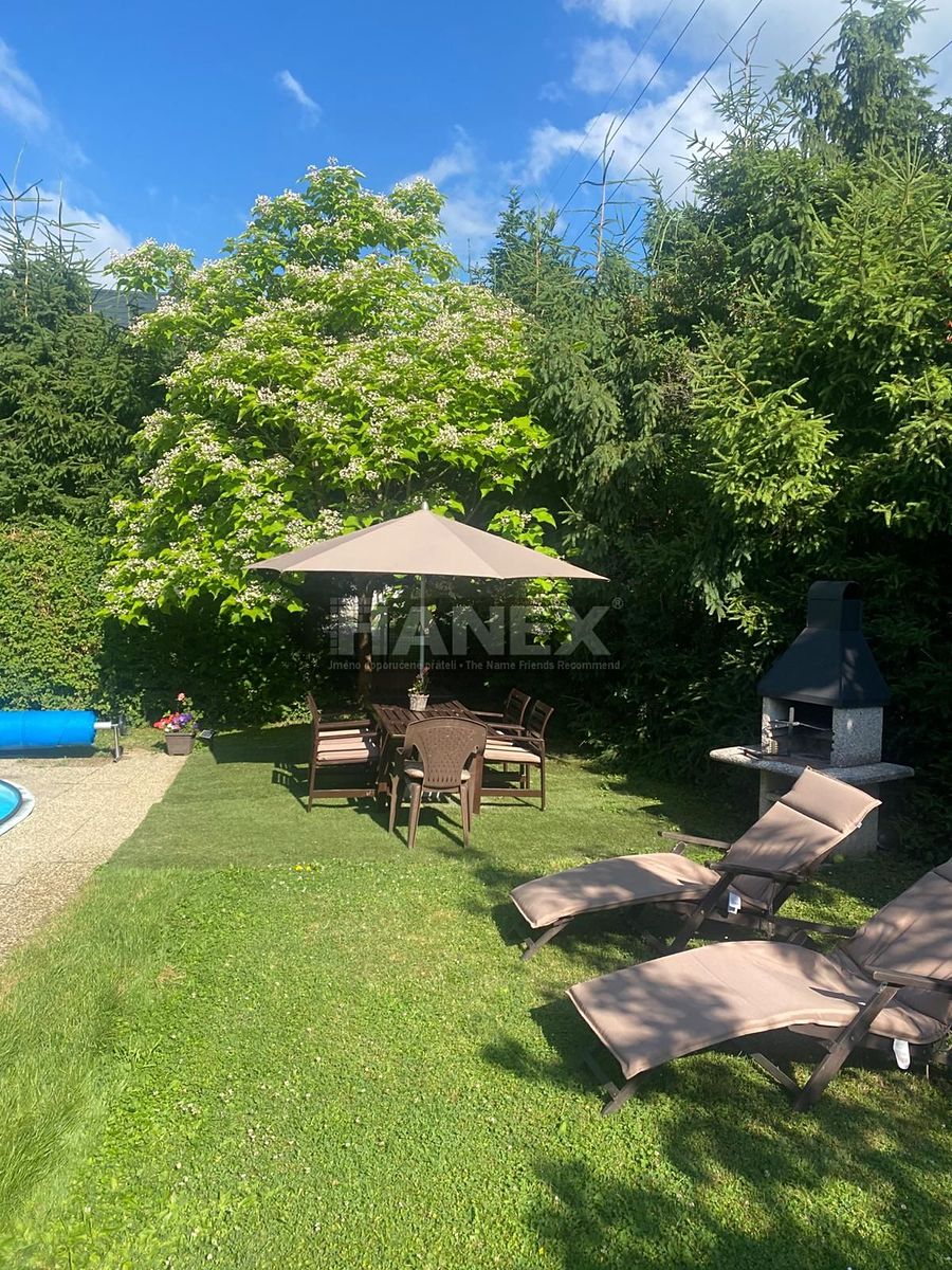 Prodej rodinného domu 192 m², pozemek 925 m² – fotografie 3