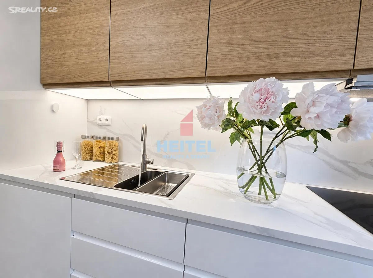 Prodej bytu 2+kk 52 m² – pohled 4