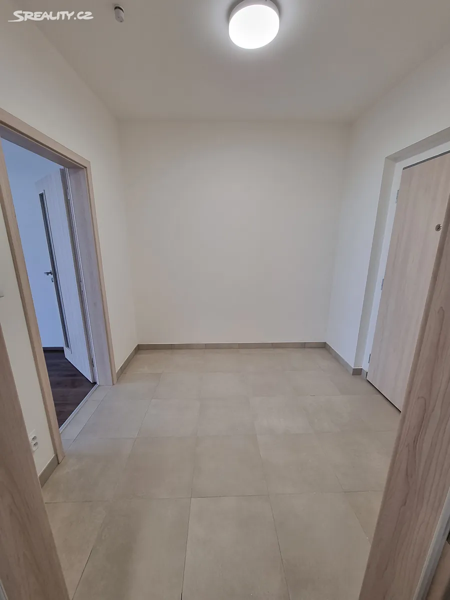 Pronájem bytu 1+kk 40 m² - Więcej