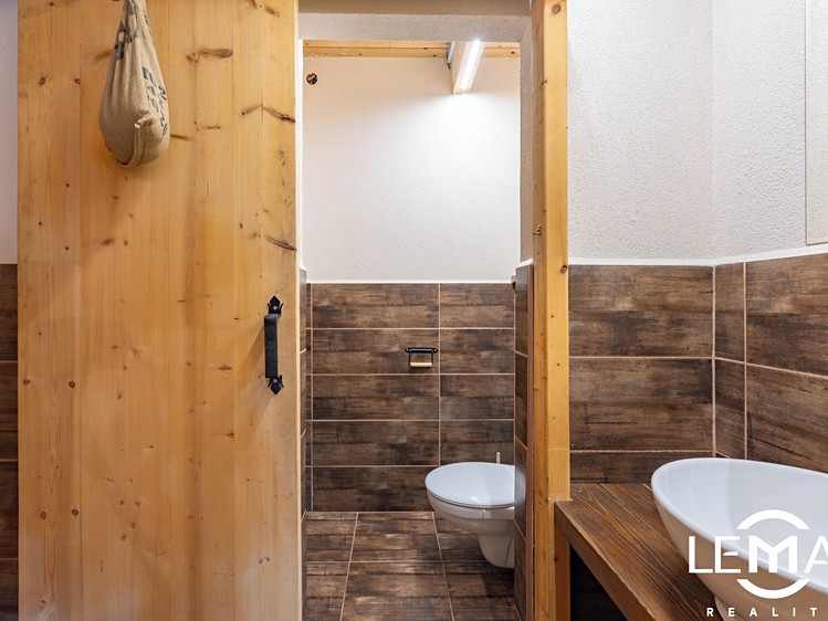 Комерційне приміщення на продаж, 300 м² (23 з 36)