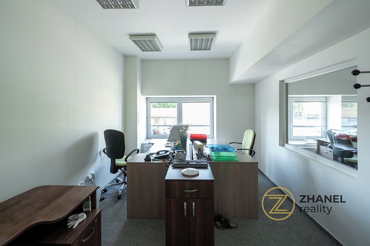 Pronájem kanceláře 85 m² – fotografie 4