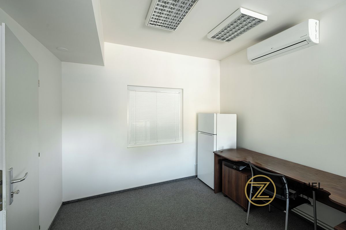 Pronájem kanceláře 85 m² – fotografie 3