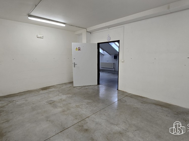Комерційне приміщення в оренду, 876 м² (16 з 16)