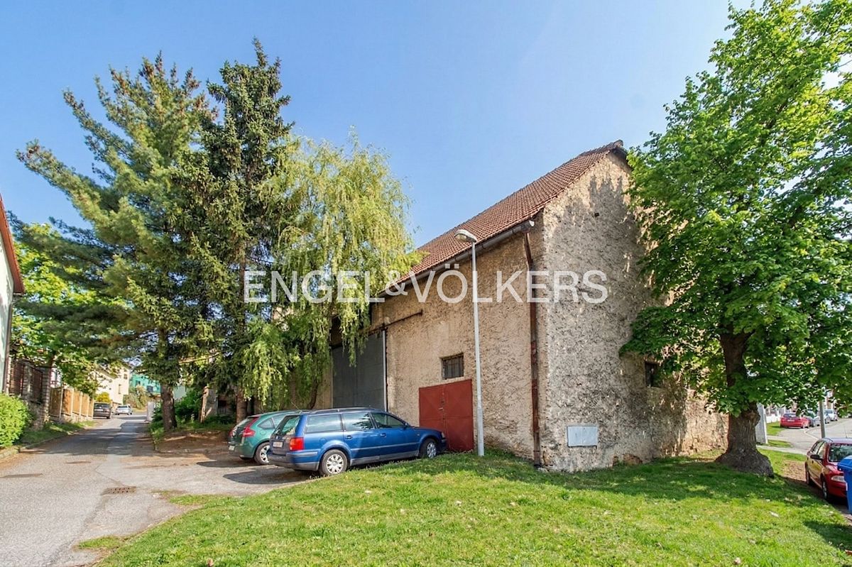Prodej rodinného domu 732 m², pozemek 451 m² – fotografie 4