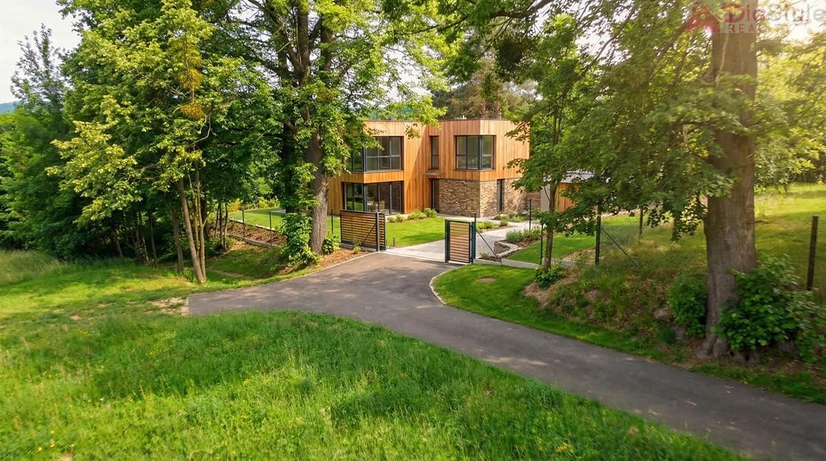 Prodej stavebního pozemku 1911 m²