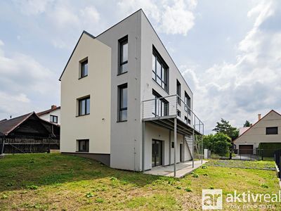 Prodej rodinného domu 248 m², pozemek 390 m²