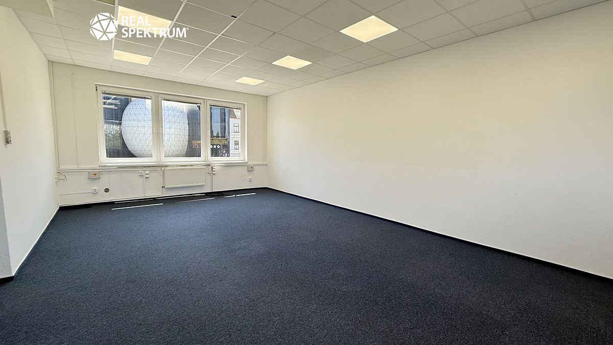 Pronájem kanceláře 258 m²