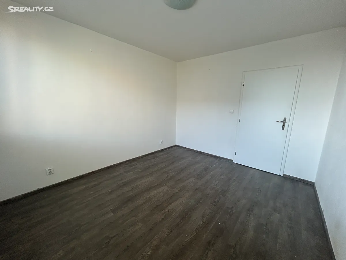 Prodej bytu 3+kk 68 m² – pohled 3