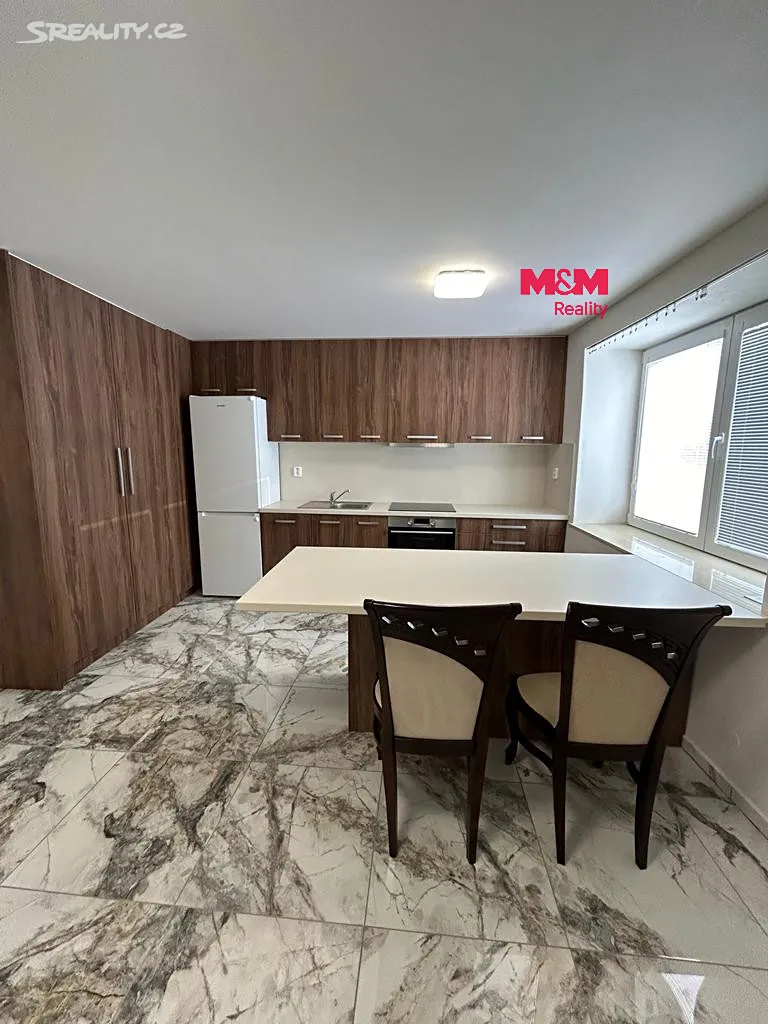 Pronájem bytu 1+1 37 m², Krčmaň