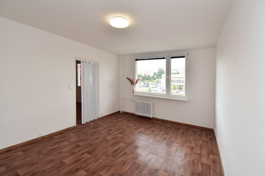 Pronájem bytu 1+1 35 m² – fotografie 3