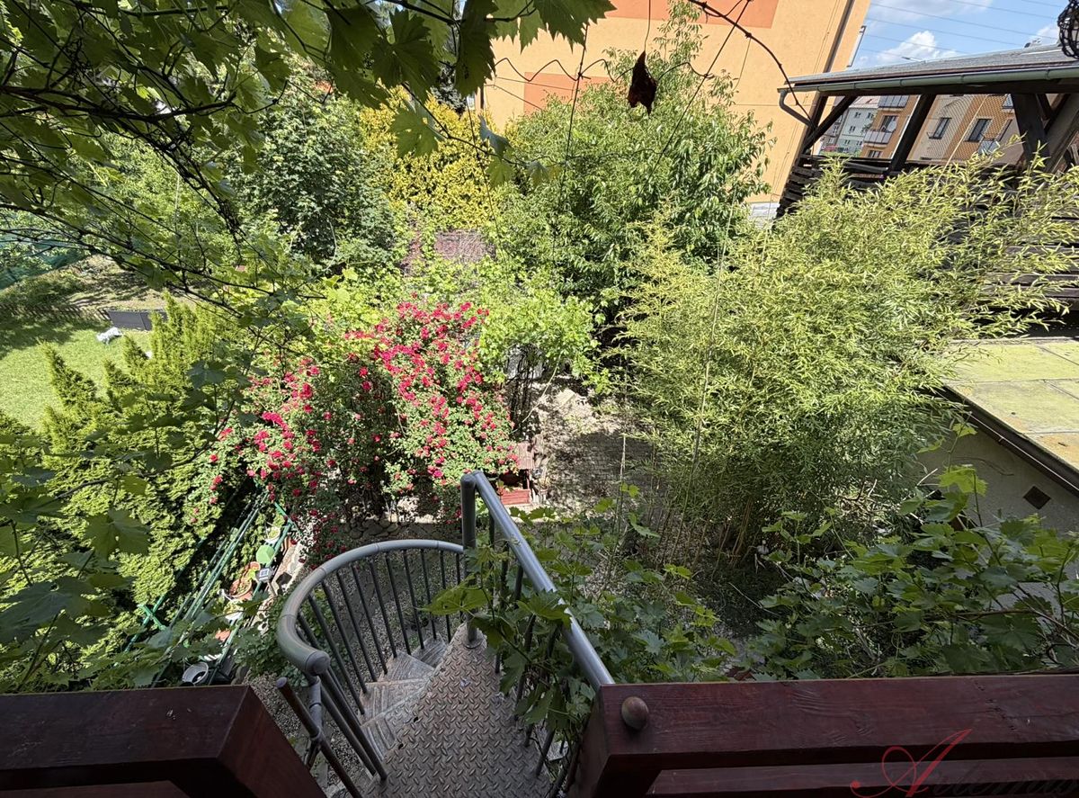 Prodej rodinného domu 248 m², pozemek 224 m² – fotografie 4
