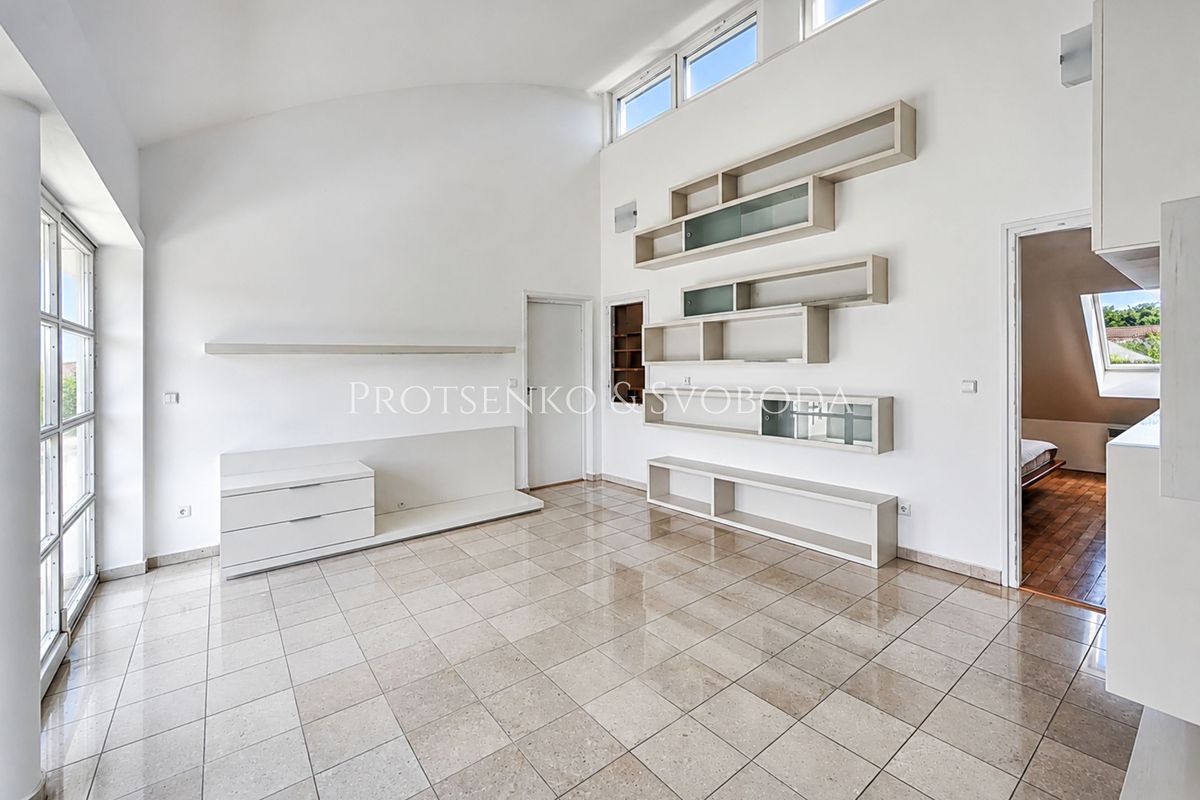 Prodej vily 530 m², pozemek 1395 m² – fotografie 5
