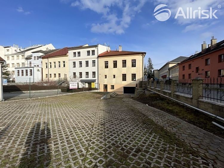 Pronájem garážového stání 12 m² – fotografie 2