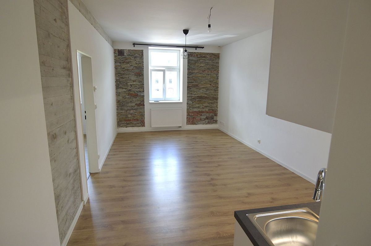 Pronájem bytu 2+kk 57 m² – fotografie 2