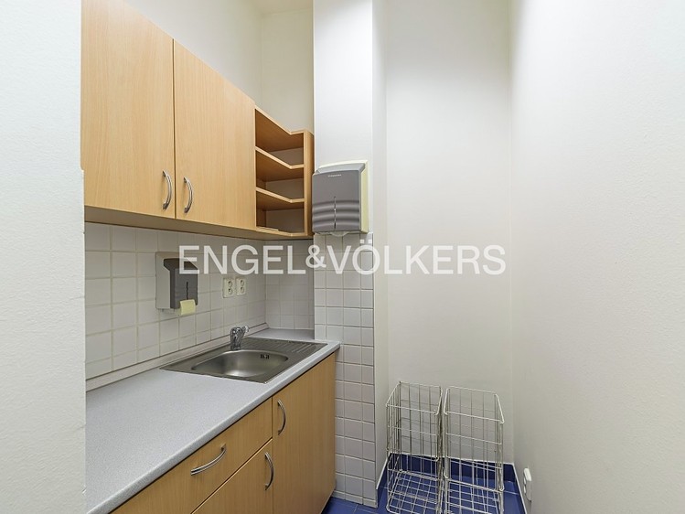 Pronájem komerčního prostoru, 34 m² (6 z 12)