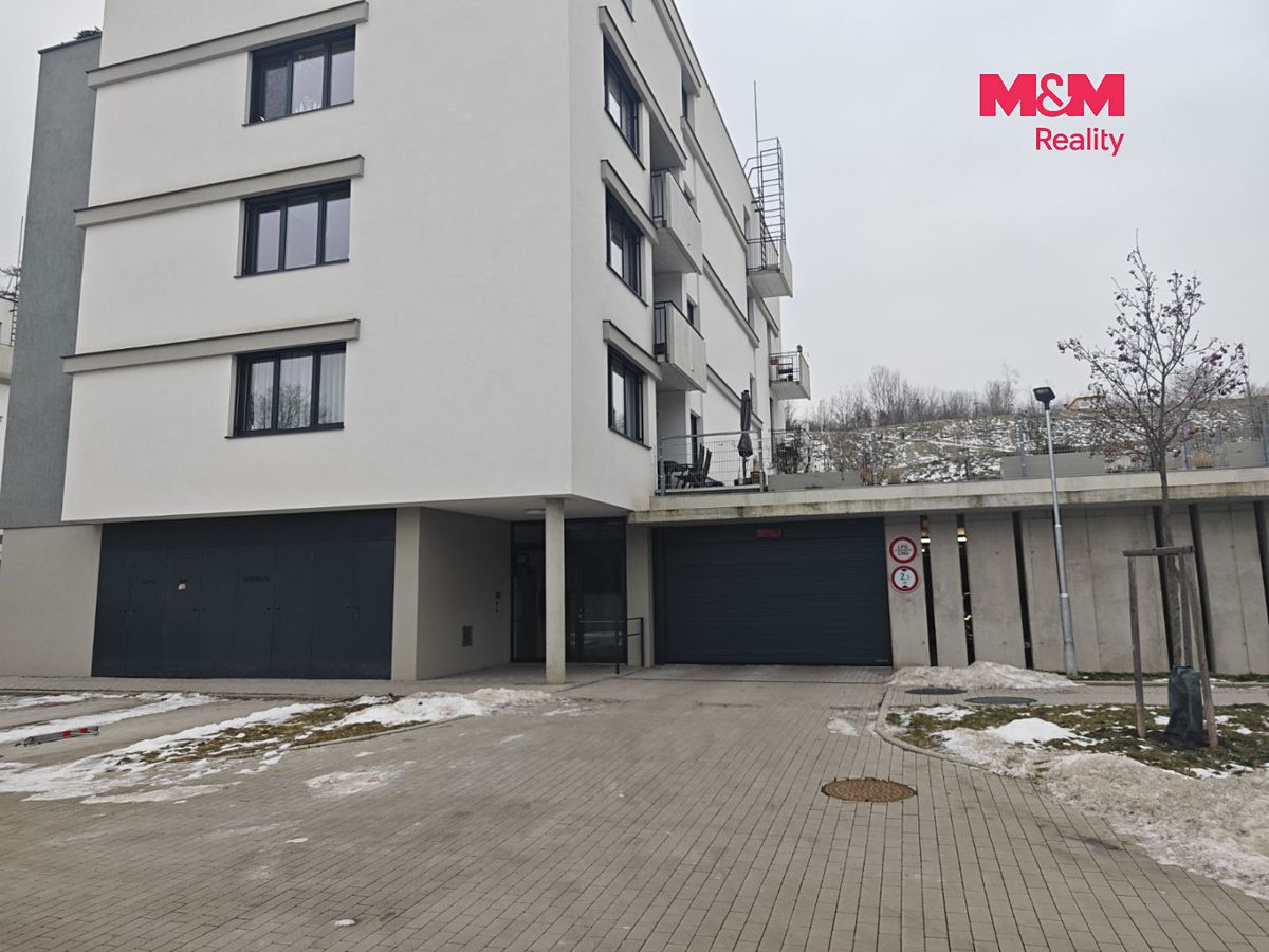Prodej garážového stání 30 m² – fotografie 2