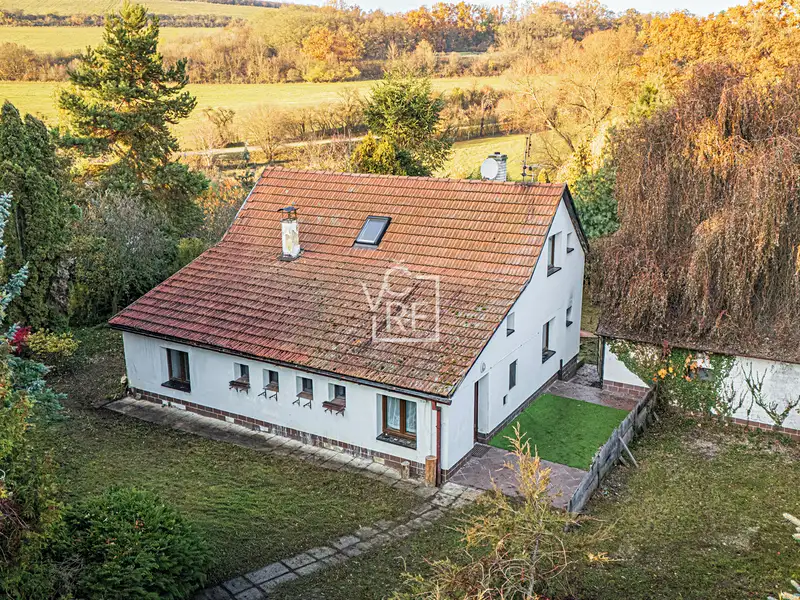 Prodej rodinného domu 116 m², pozemek 2814 m², Liteň – náhled fotky 2