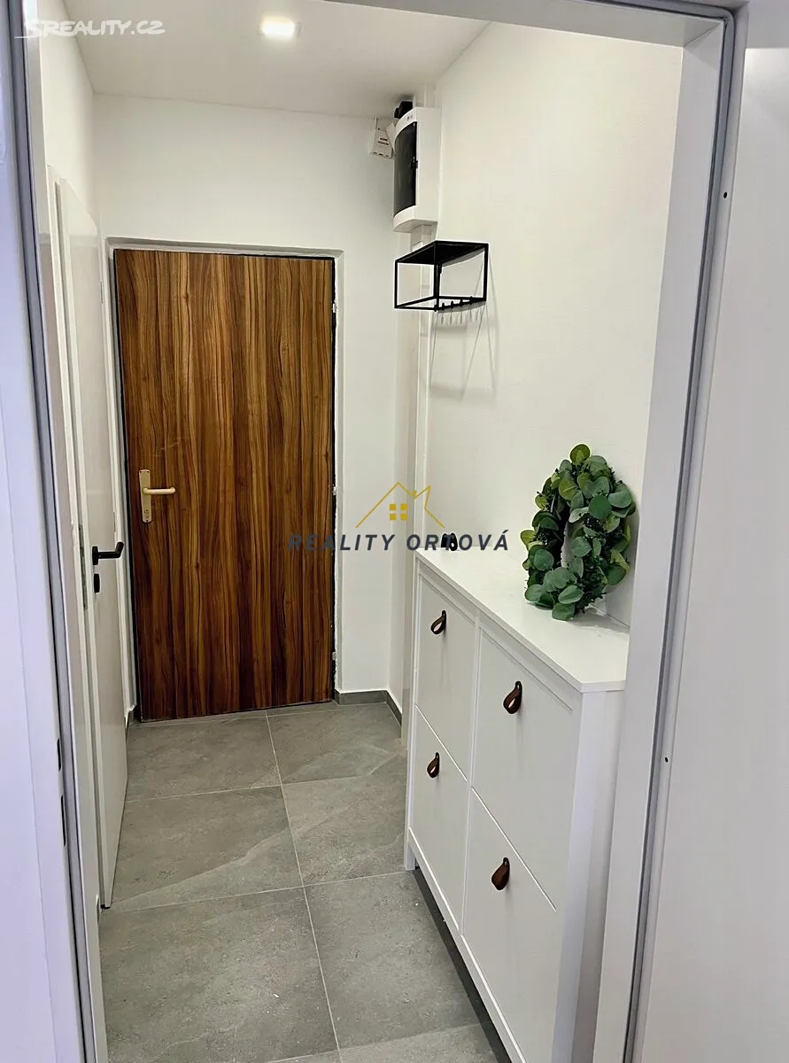 Pronájem bytu 1+1 36 m² - Widok 3