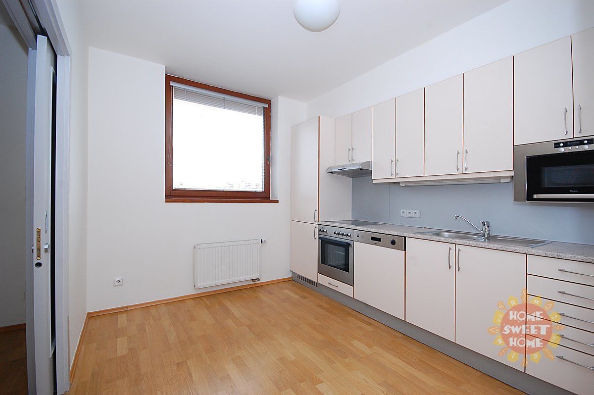Pronájem kanceláře 147 m² – fotografie 3