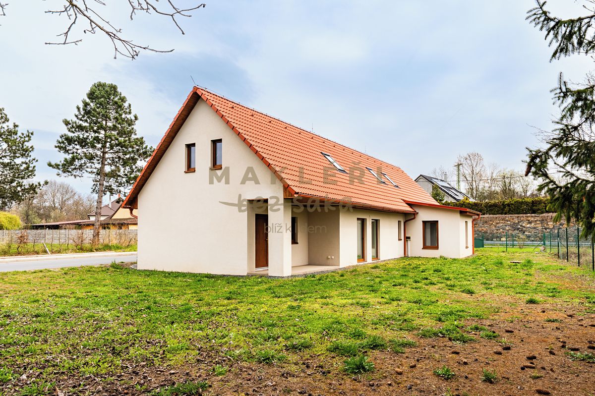 Prodej rodinného domu 236 m², pozemek 636 m²