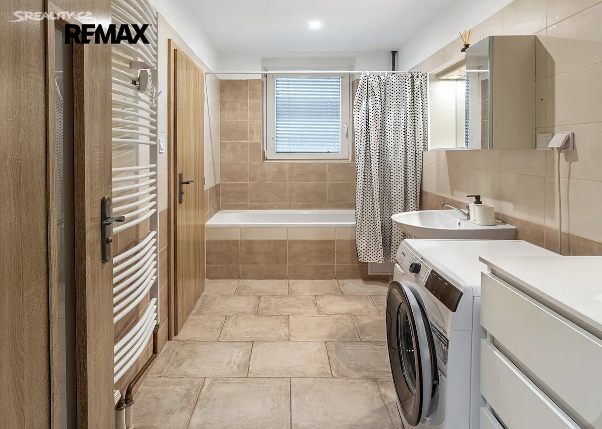 Pronájem bytu 2+1 63 m² – pohled 4