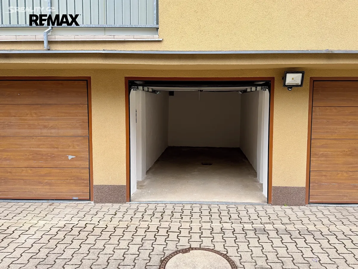 Pronájem garáže 15 m², Praha