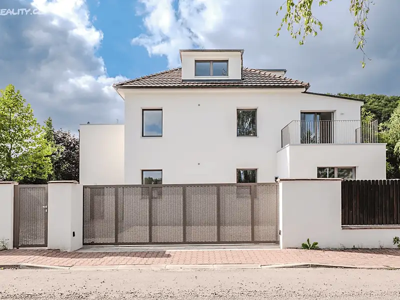 Prodej vily 334 m², pozemek 518 m², Praha – náhled fotky 3