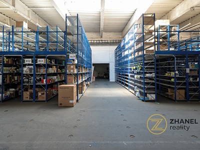 Pronájem komerčního prostoru, 1 622 m² (2 z 21)