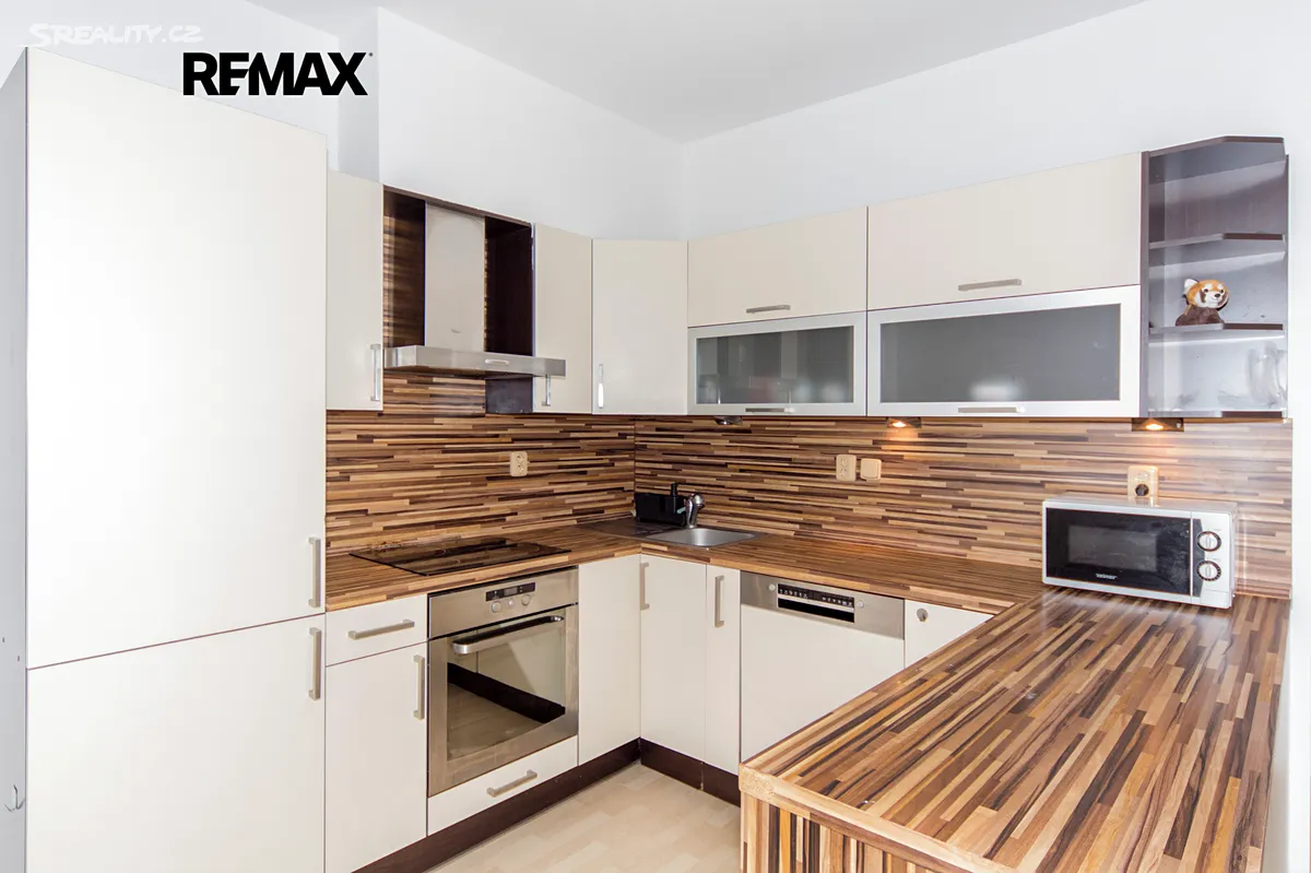 Pronájem bytu 2+kk 52 m² – pohled 2