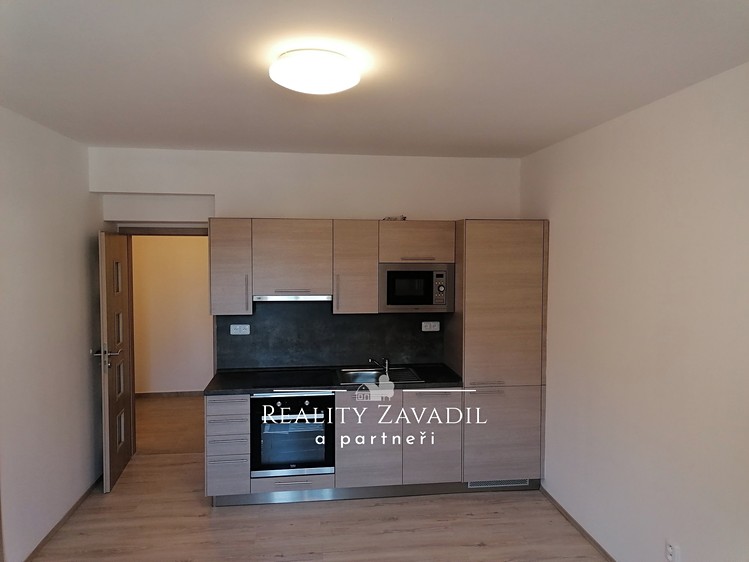 Prodej komerčního prostoru, 450 m² (4 z 19)