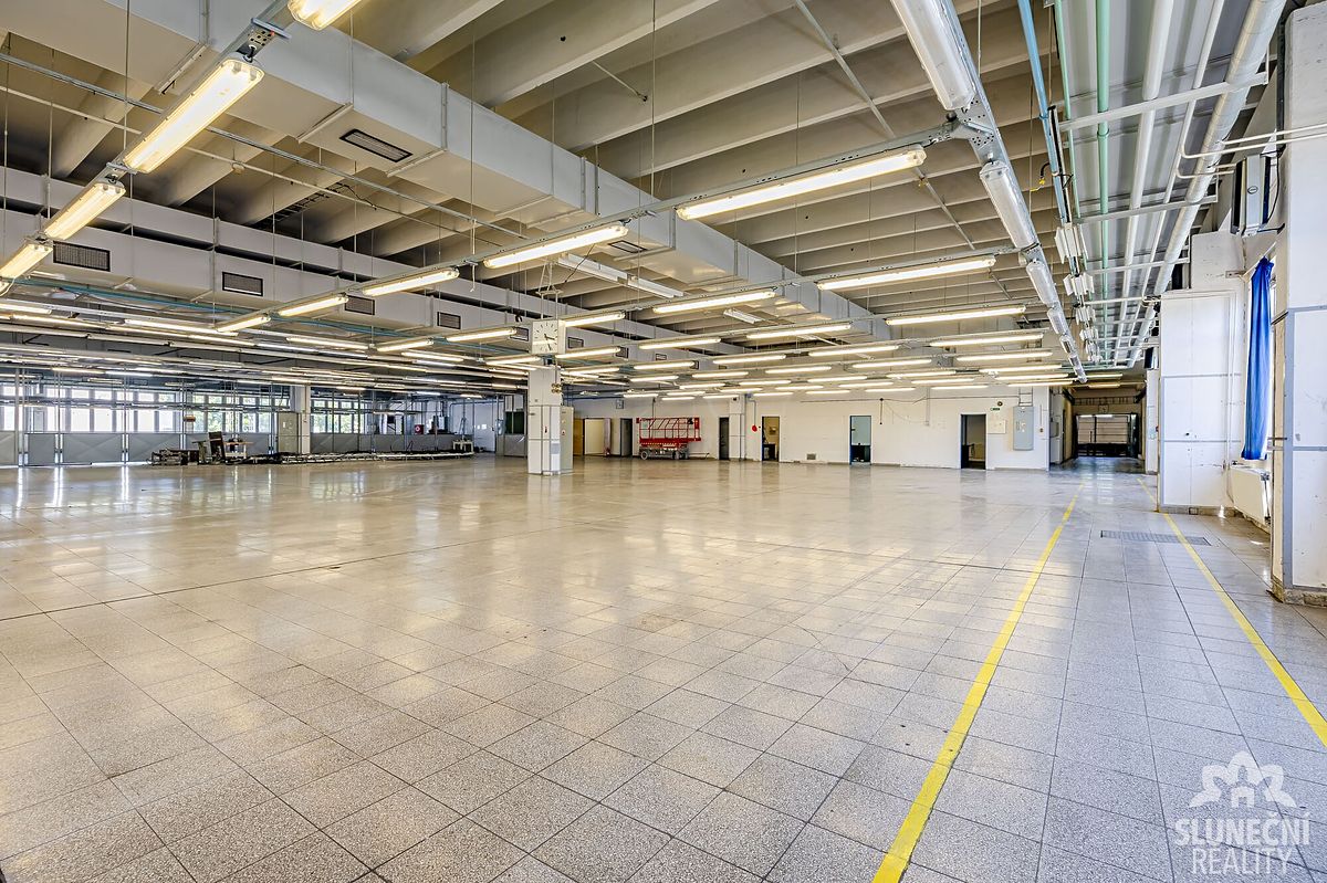 Pronájem skladového prostoru 900 m² – fotografie 4