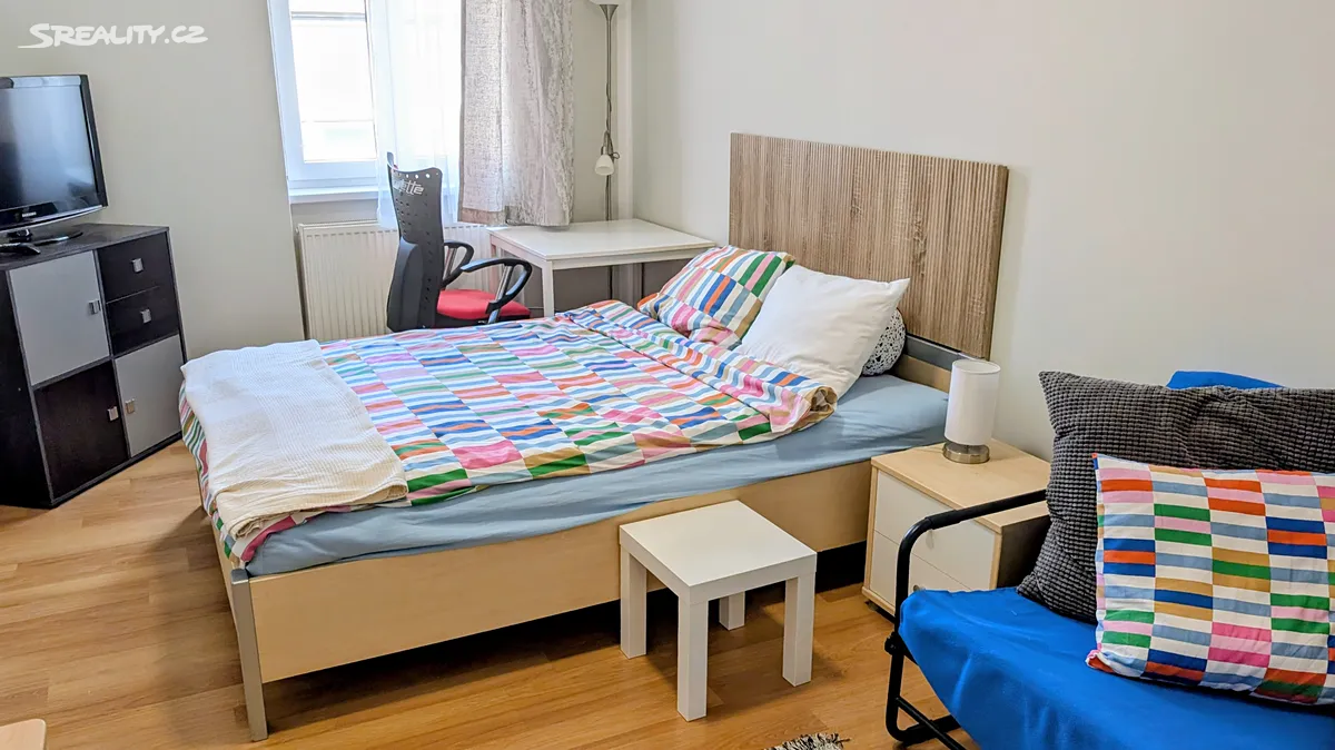 Pronájem bytu 1+kk 28 m², Praha