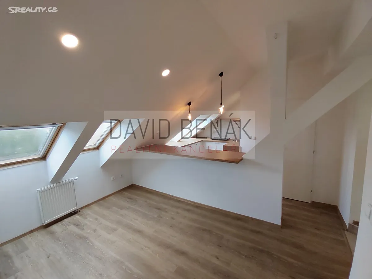 Pronájem bytu 1+kk 32 m² – pohled 4