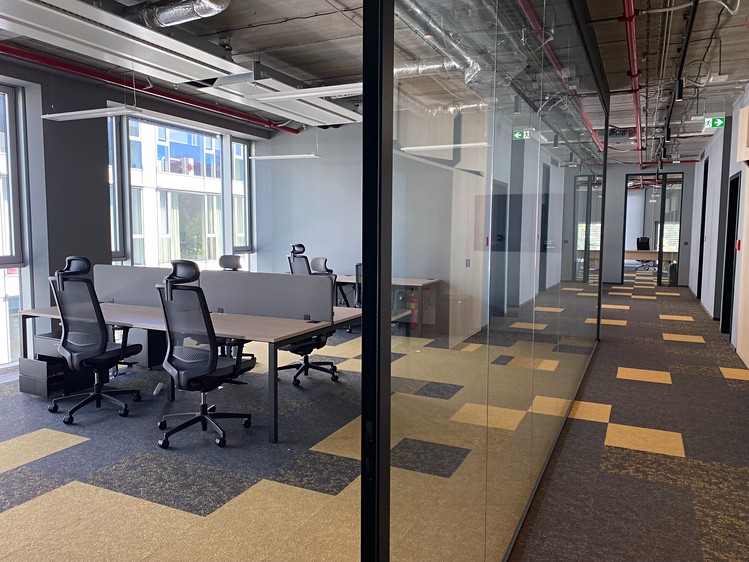 Gewerbefläche zur Miete, 855 m² (1 von 7)