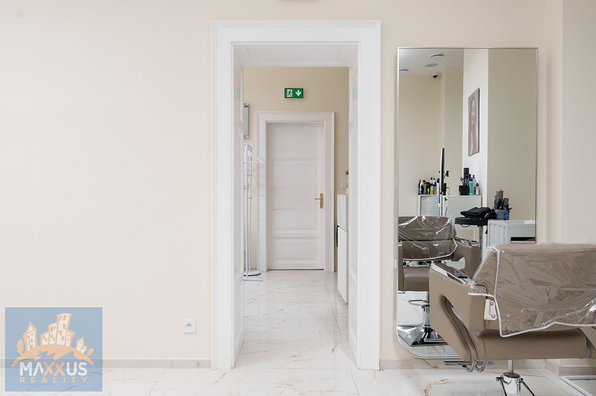 Pronájem obchodního prostoru 140 m² – fotografie 4