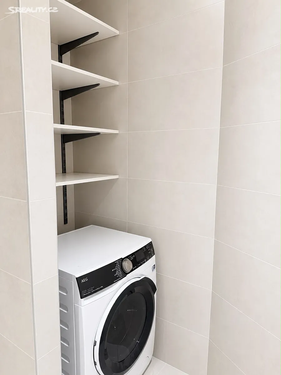 Pronájem bytu 1+kk 50 m² – pohled 6
