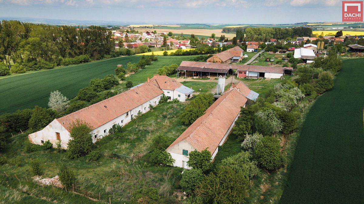Pronájem zemědělské usedlosti 2000 m², pozemek 20000 m² – fotografie 3
