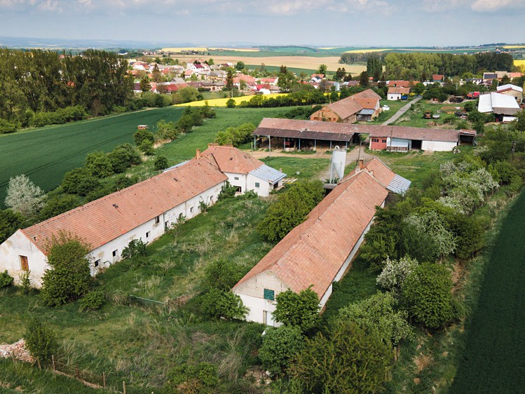 Haus zur Miete, 2.000 m² (3 von 4)