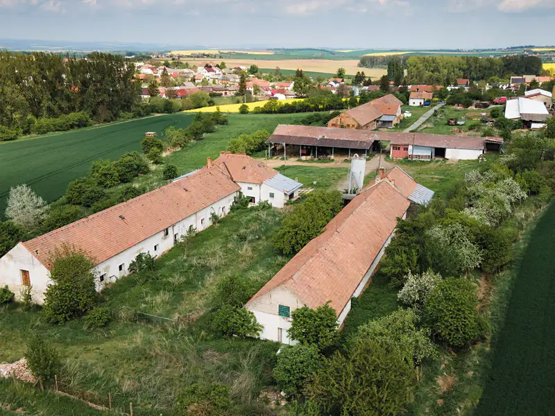 Pronájem zemědělské usedlosti 2000 m², pozemek 20000 m², Morkovice-Slížany – náhled fotky 3