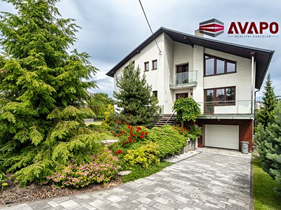 Prodej  rodinného domu 260 m², pozemek 1 095 m²