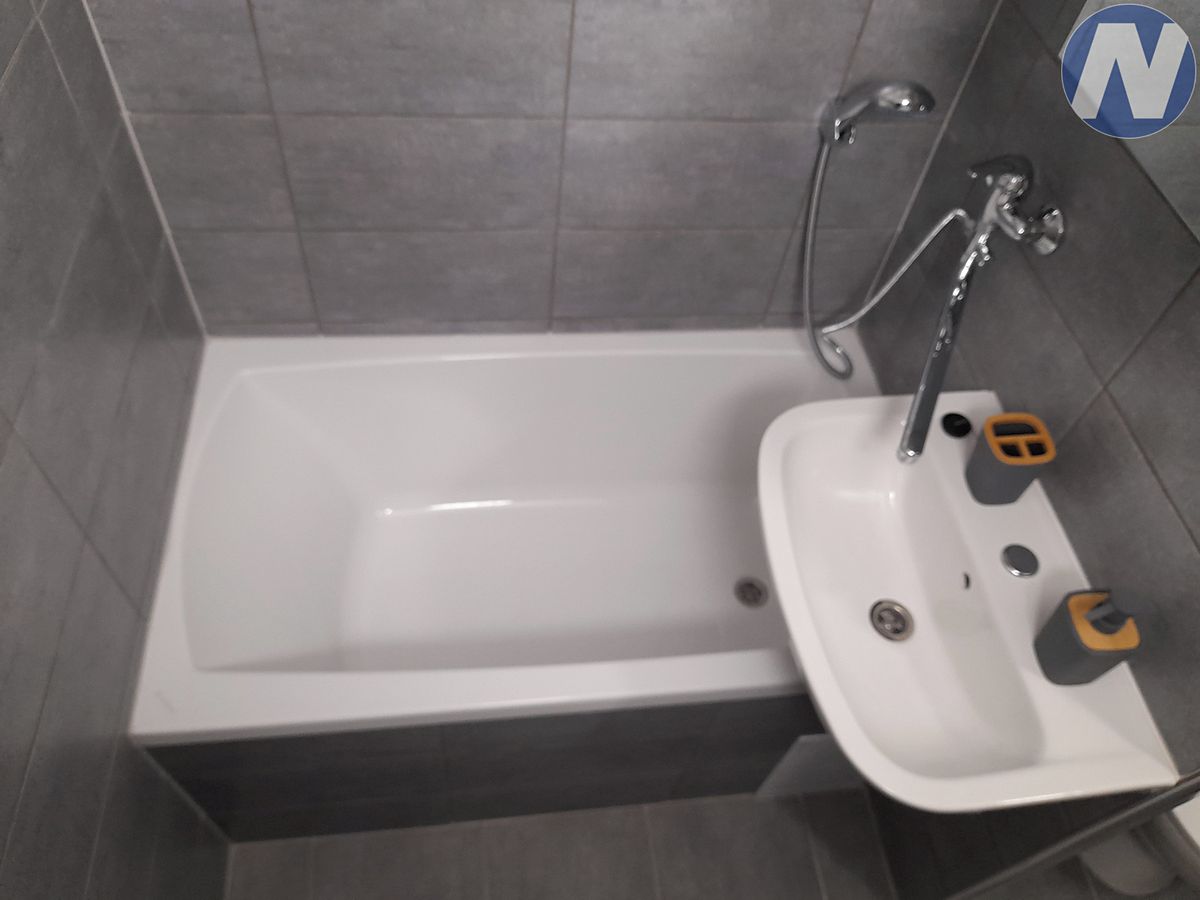 Pronájem bytu 2+kk 39 m² – fotografie 4